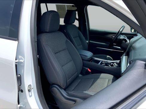 Certified 2024 Chevrolet Traverse LT AWD/4WD image 9