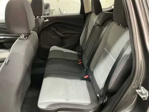 Used 2015 Ford Escape SE image 12