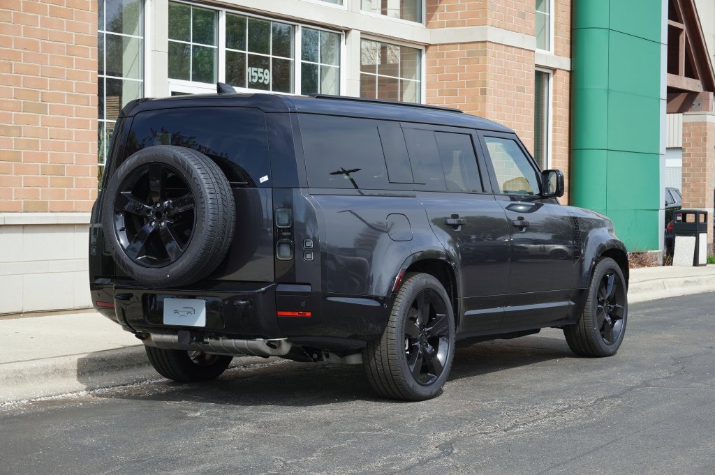 Used 2026 Land Rover Defender 130 X-Dynamic SE AWD/4WD image 6