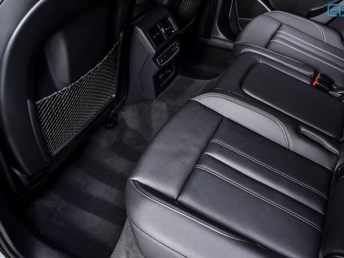 Used 2024 Audi Q5 2.0T Prestige w/ Prestige Package image 33