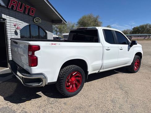 Used 2022 Chevrolet Silverado 1500 LT w/ Protection Package AWD/4WD image 3