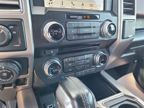 Used 2018 Ford F150 Platinum w/ Equipment Group 701A Luxury image 25