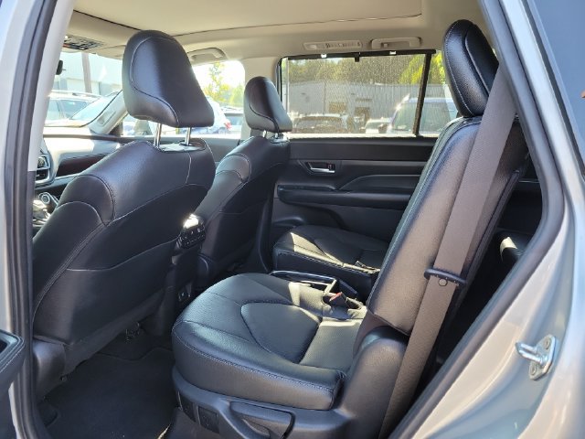 Used 2024 Toyota Grand Highlander AWD image 15