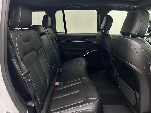 New 2026 Jeep Grand Cherokee Limited image 15