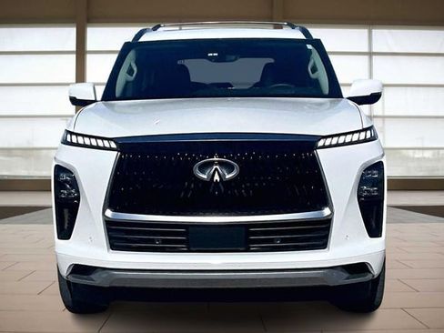 Used 2025 INFINITI QX80 Luxe w/ Exterior Package image 3