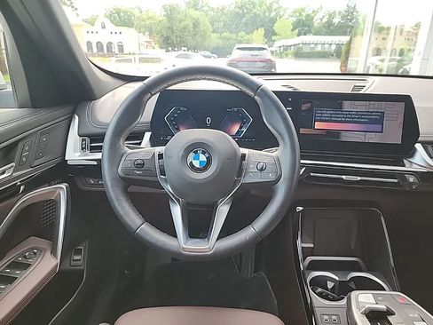 Used 2025 BMW X1 xDrive28i w/ Convenience Package AWD/4WD image 19