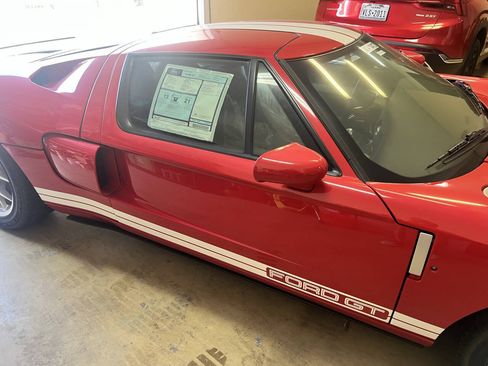Used 2005 Ford GT RWD image 55