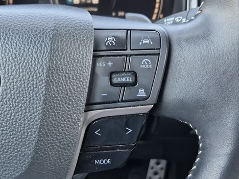 Used 2025 Toyota Camry SE FWD image 12