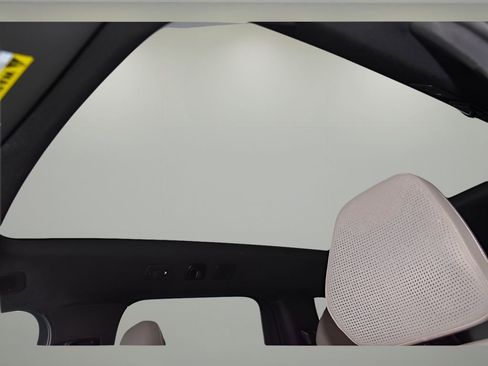 Used 2025 Volvo EX90 Ultra image 11