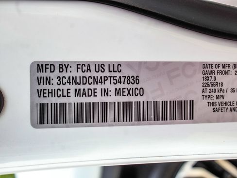 Used 2023 Jeep Compass Limited AWD/4WD image 14