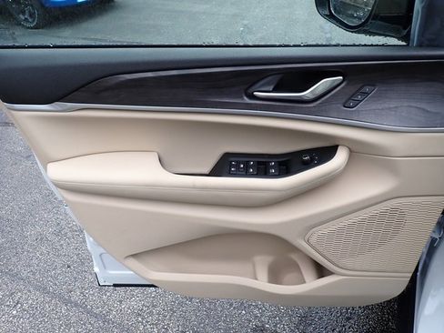 New 2025 Jeep Grand Cherokee Limited w/ MOPAR Finishing Package image 15