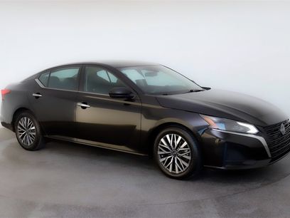Used 2023 Nissan Altima 2.5 SV