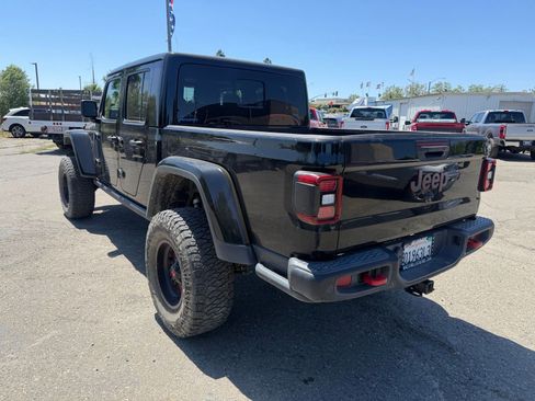 Used 2022 Jeep Gladiator Rubicon w/ Cold Weather Group AWD/4WD image 3