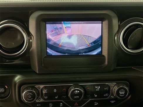 Used 2021 Jeep Wrangler Unlimited Sahara image 13