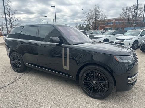 Used 2023 Land Rover Range Rover SE image 3