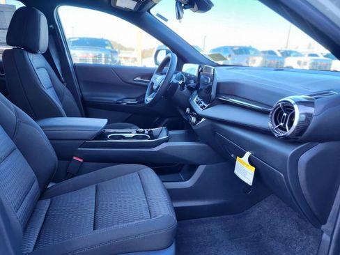 New 2026 Chevrolet Equinox LT image 9