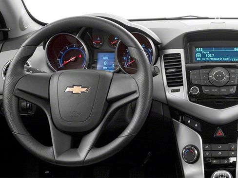 Used 2013 Chevrolet Cruze LT w/ All-Star Edition FWD image 9