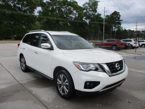 Used 2019 Nissan Pathfinder SL image 4