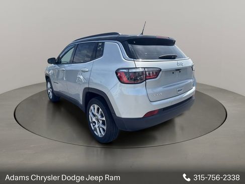 Used 2025 Jeep Compass Limited AWD/4WD image 5