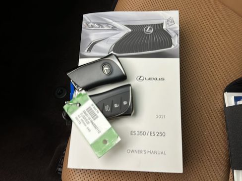 Used 2021 Lexus ES 250 w/ Premium Package AWD/4WD image 33