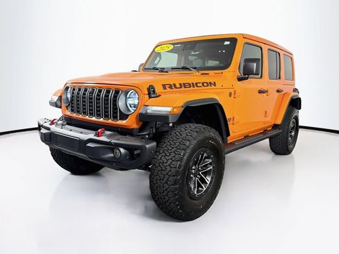 Used 2025 Jeep Wrangler Unlimited Rubicon AWD/4WD image 3