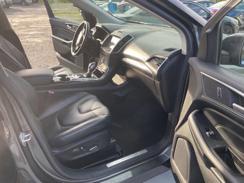 Used 2017 Ford Edge Titanium FWD image 49