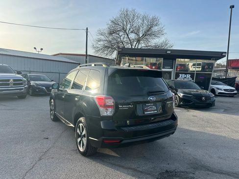 Used 2018 Subaru Forester 2.5i Premium w/ All-Weather Package image 3
