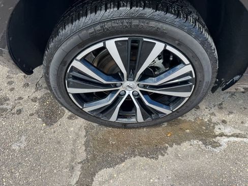 Used 2024 Volvo XC60 B5 Ultimate w/ Protection Package Premier AWD/4WD image 11