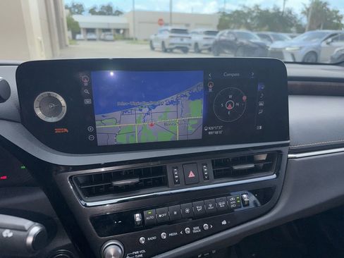Certified 2022 Lexus ES 350 w/ Premium Package FWD image 14