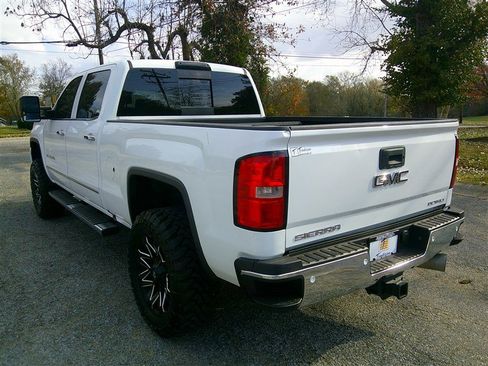 Used 2018 GMC Sierra 3500 Denali w/ Duramax Plus Package image 3