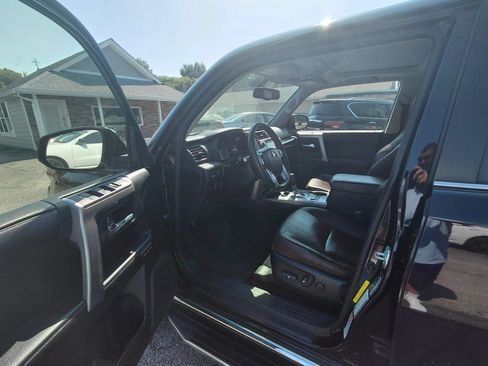 Used 2017 Toyota 4Runner Limited RWD image 9