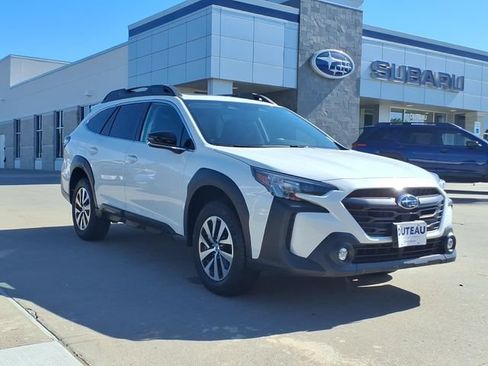 Used 2025 Subaru Outback Premium w/ Popular Package #1A AWD/4WD image 3