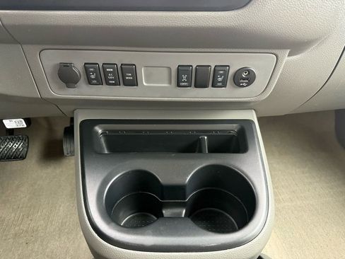 Used 2013 Nissan NV 3500 SL w/ Technology Pkg image 34