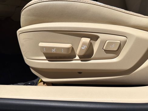 Used 2015 Lexus ES 350 w/ Luxury Package FWD image 10