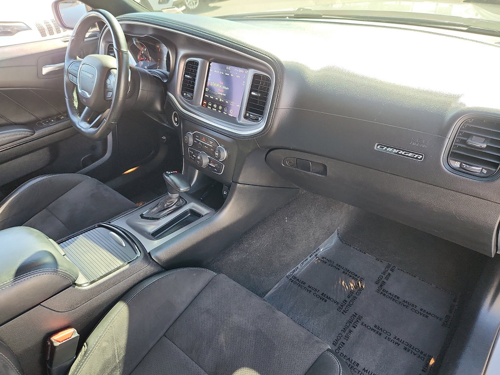 Used 2022 Dodge Charger R/T w/ Plus Group RWD image 10