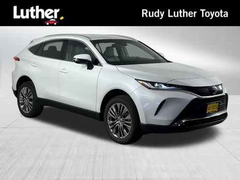 Certified 2024 Toyota Venza XLE AWD/4WD image 1