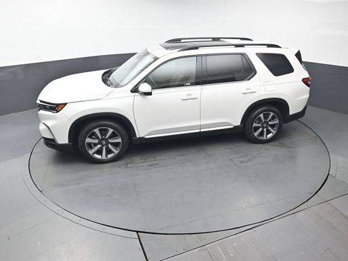 Used 2023 Honda Pilot Elite image 41