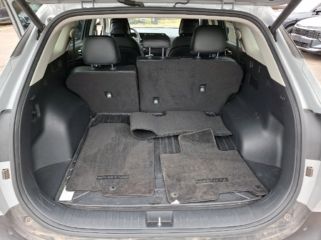 Certified 2026 Kia Sportage EX FWD image 30