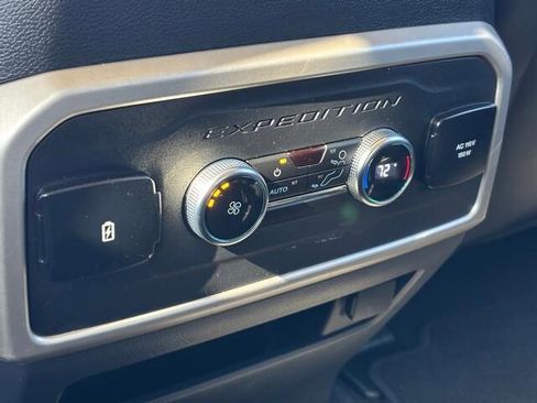 Used 2024 Ford Expedition XLT image 19