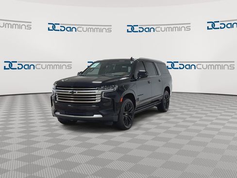 Used 2024 Chevrolet Suburban High Country w/ Premium Package AWD/4WD image 5