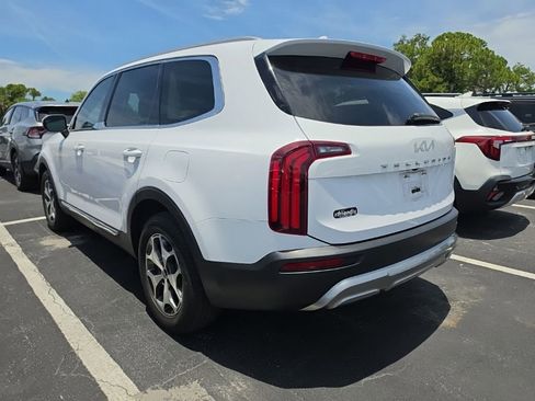 Certified 2022 Kia Telluride EX FWD image 12