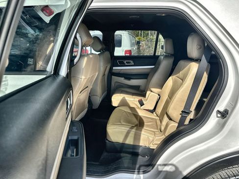 Used 2016 Ford Explorer XLT w/ Equipment Group 202A image 24