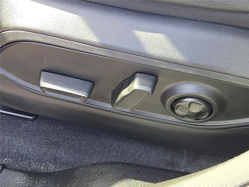 Certified 2025 Jeep Grand Cherokee Altitude AWD/4WD image 29