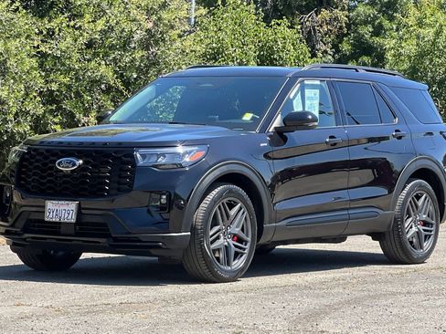 Used 2026 Ford Explorer ST-Line w/ ST-Line Street Pack AWD/4WD image 8