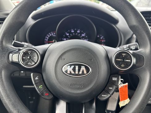 Used 2019 Kia Soul FWD image 10