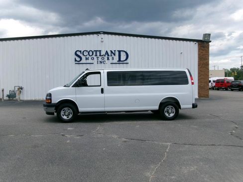 Used 2025 Chevrolet Express 3500 LT w/ LT Preferred Equipment Group RWD image 1