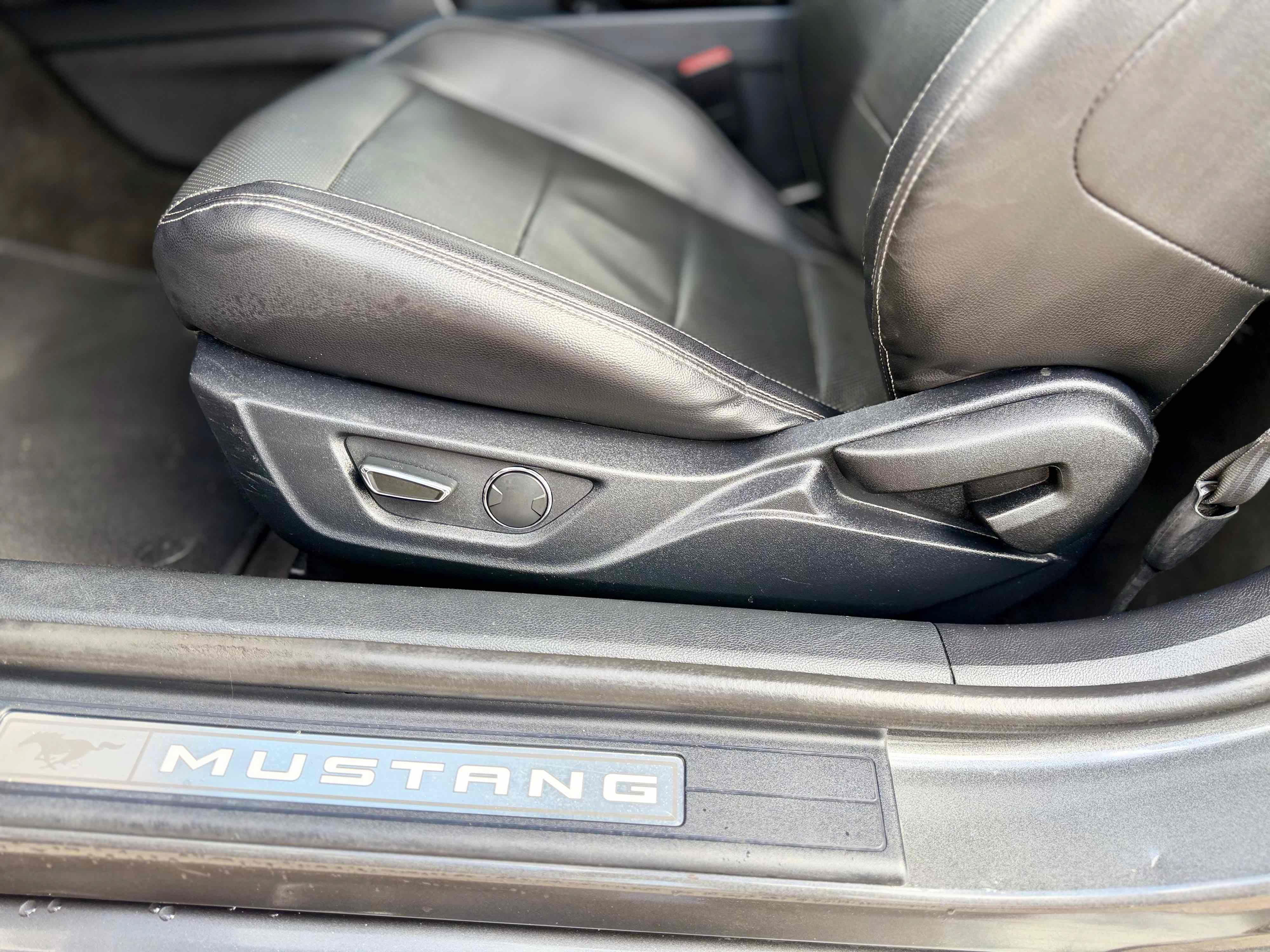Used 2018 Ford Mustang Premium RWD image 39