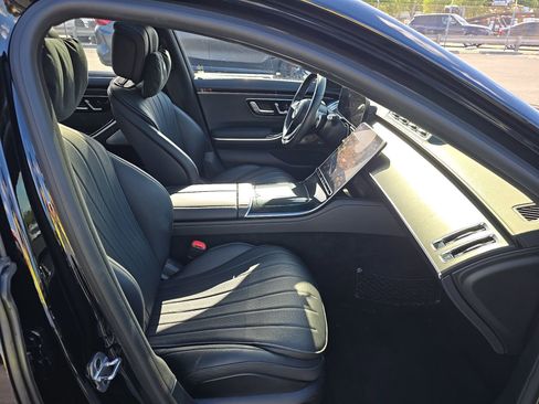 Used 2022 Mercedes-Benz S 580 4MATIC Sedan w/ AMG Line Package image 15