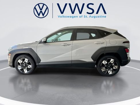 Used 2024 Hyundai Kona SEL FWD image 4