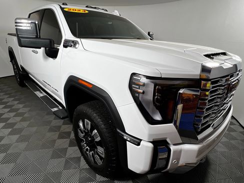 Used 2024 GMC Sierra 2500 Denali w/ Denali Reserve Package AWD/4WD image 3
